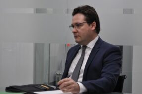 AndrewAdvising-600x480