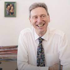 Dr Chris Nichols